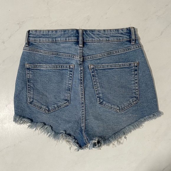 Zara Light Wash Denim Cut Off Short Shorts Size 4 - Picture 4 of 6